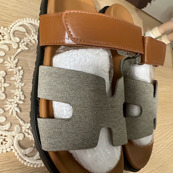 Modavo Two Tone Sandals - Picture 5 of 5